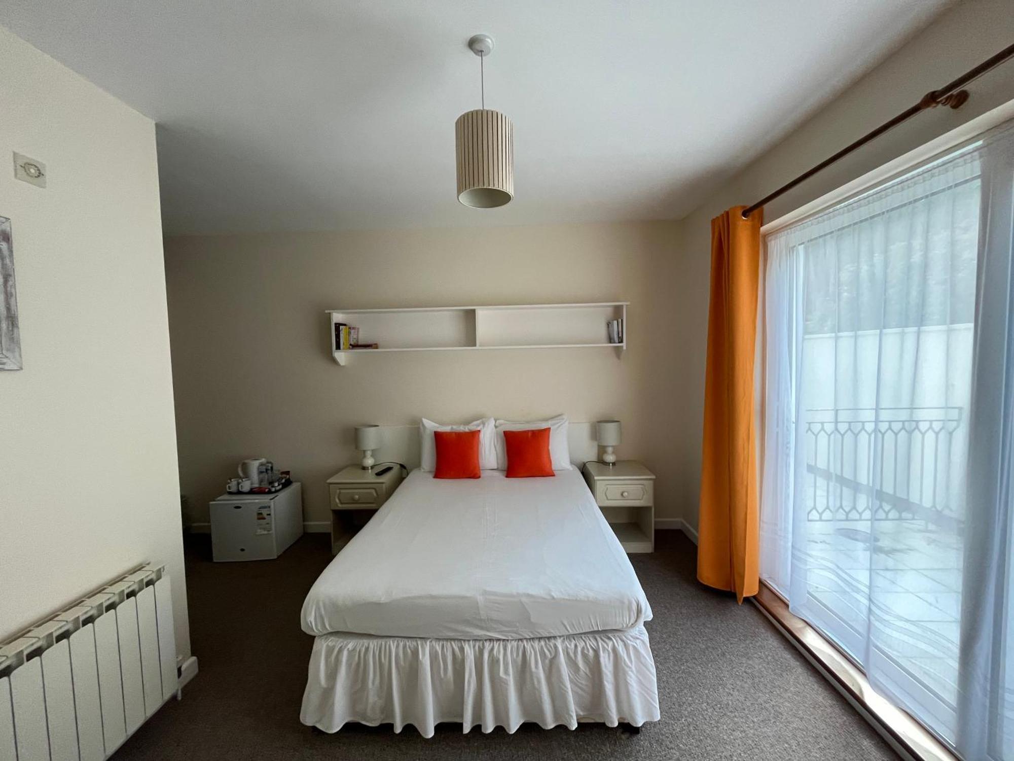 The Prince Of Wales Hotel St Ouen's Exteriör bild