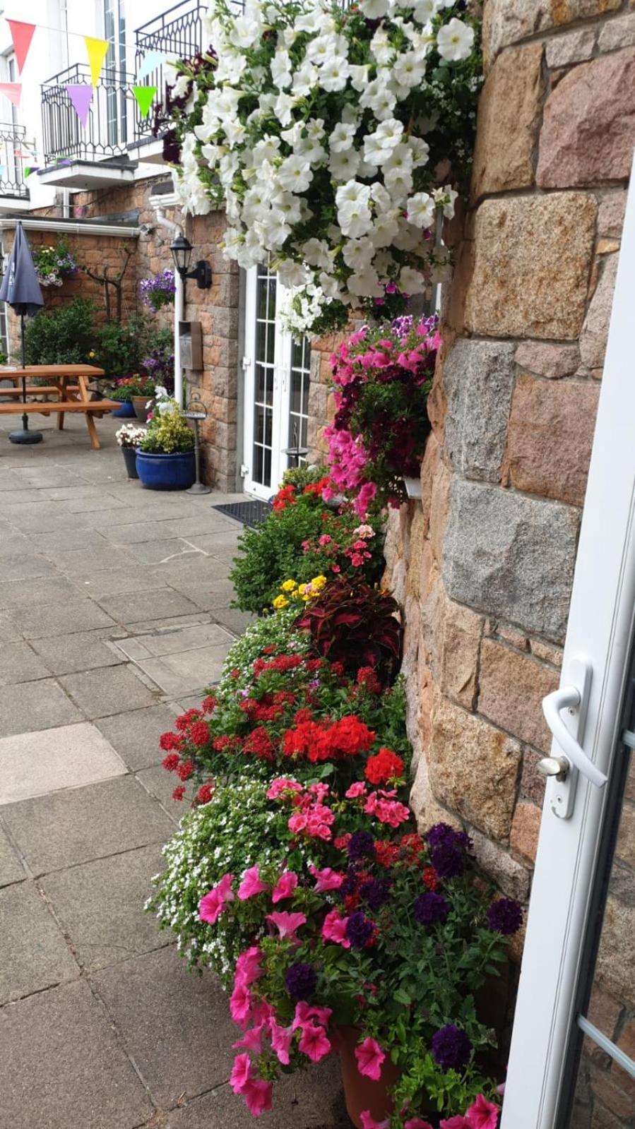 The Prince Of Wales Hotel St Ouen's Exteriör bild