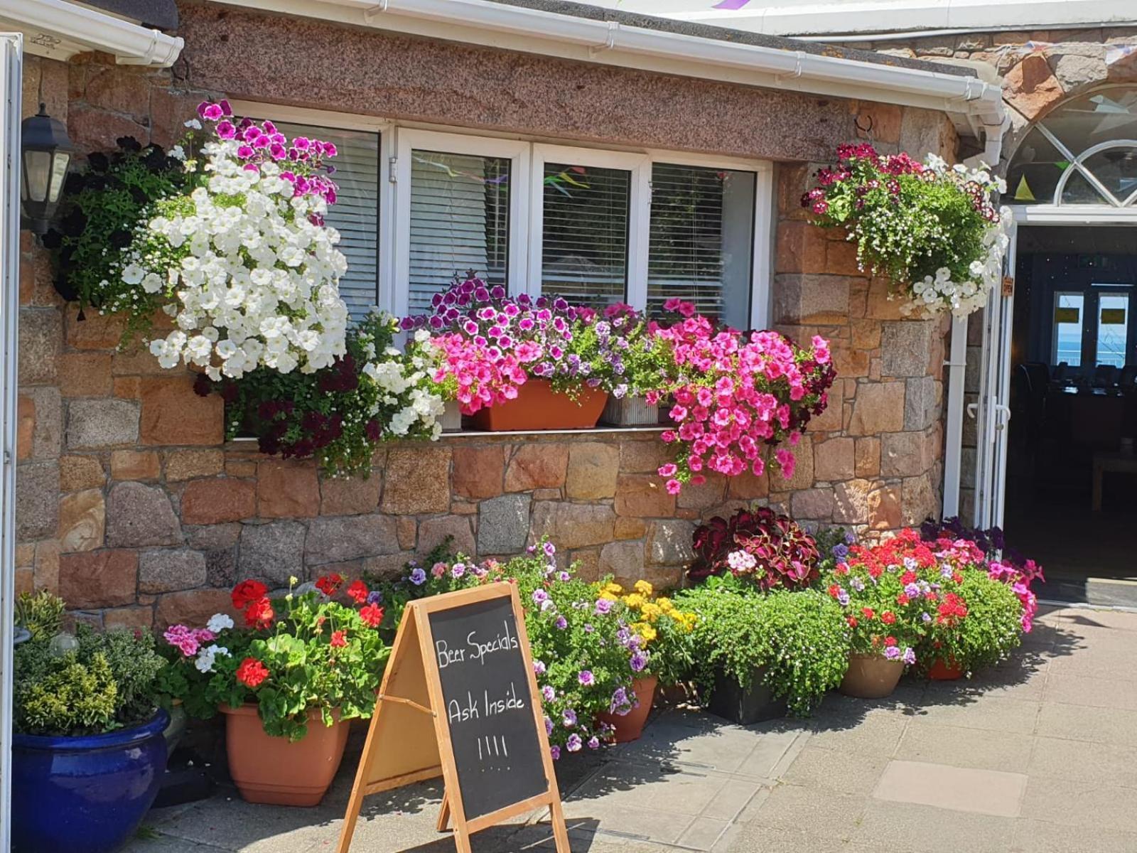 The Prince Of Wales Hotel St Ouen's Exteriör bild