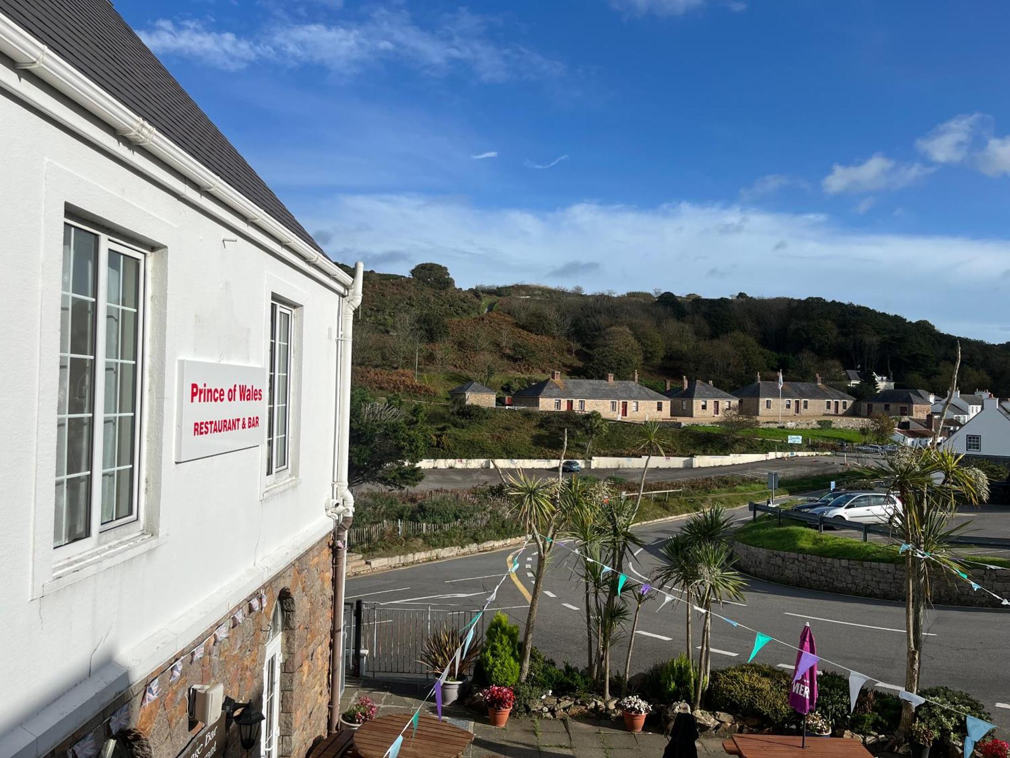 The Prince Of Wales Hotel St Ouen's Exteriör bild