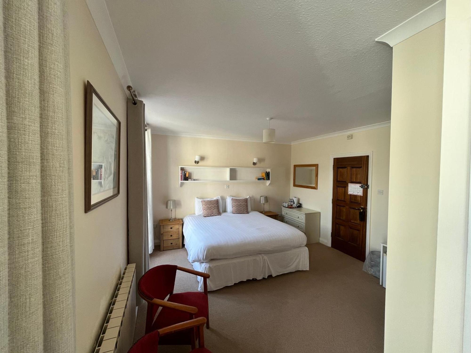 The Prince Of Wales Hotel St Ouen's Exteriör bild