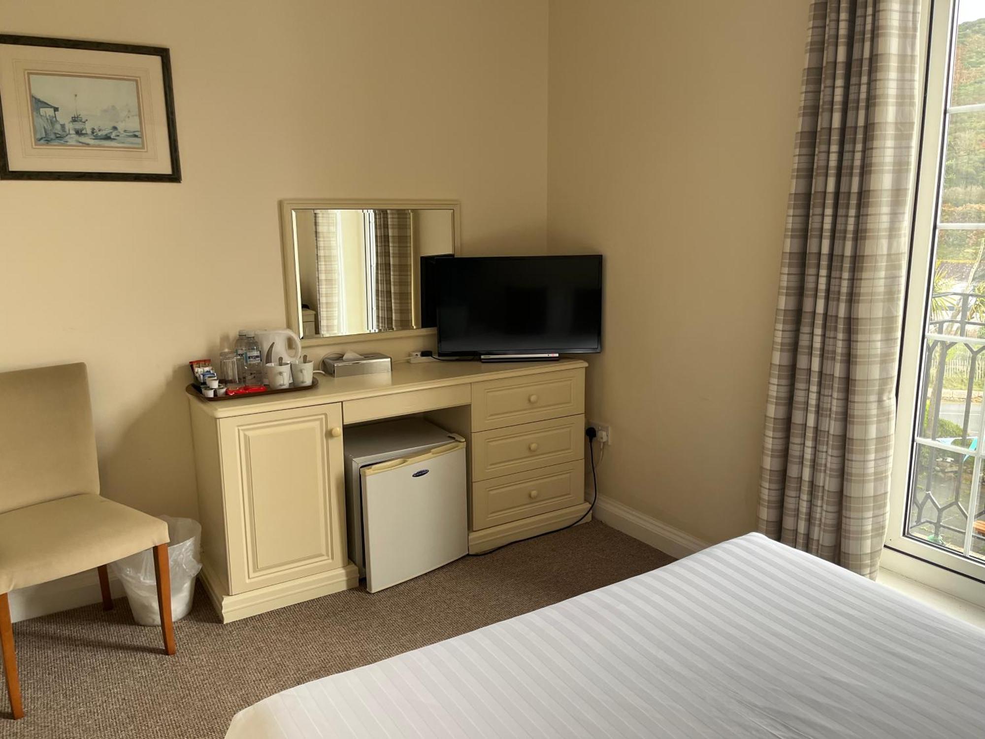 The Prince Of Wales Hotel St Ouen's Exteriör bild