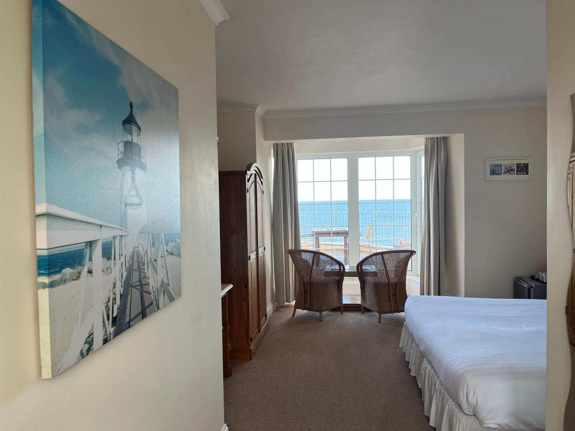 The Prince Of Wales Hotel St Ouen's Exteriör bild