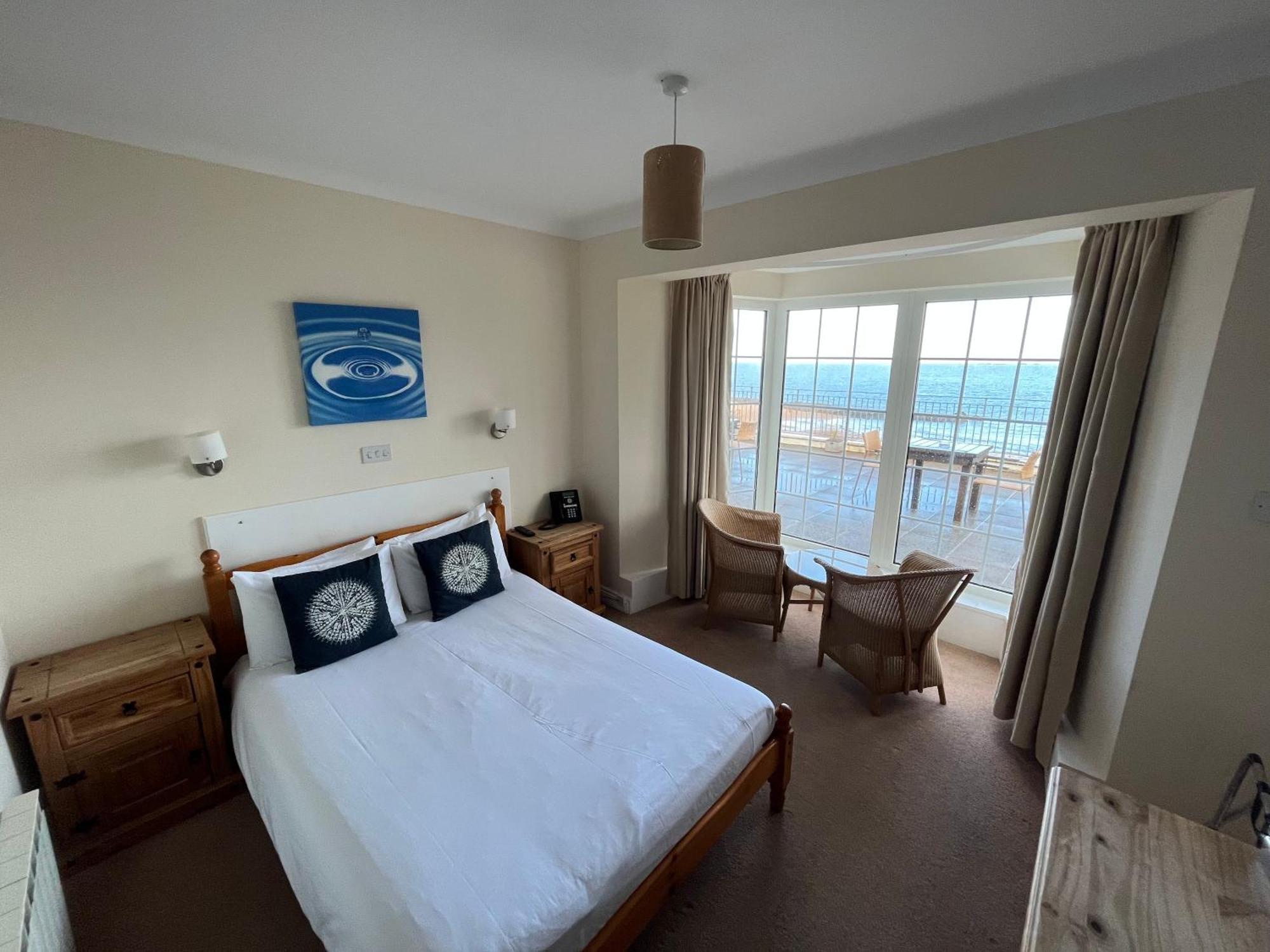 The Prince Of Wales Hotel St Ouen's Exteriör bild