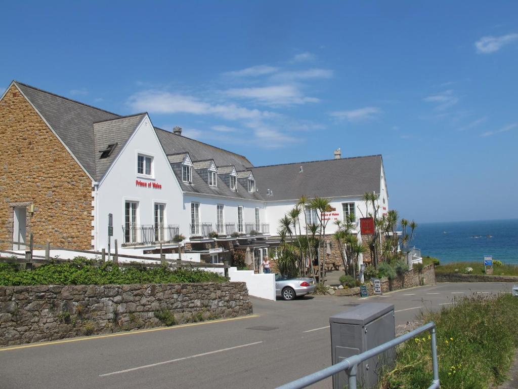 The Prince Of Wales Hotel St Ouen's Exteriör bild